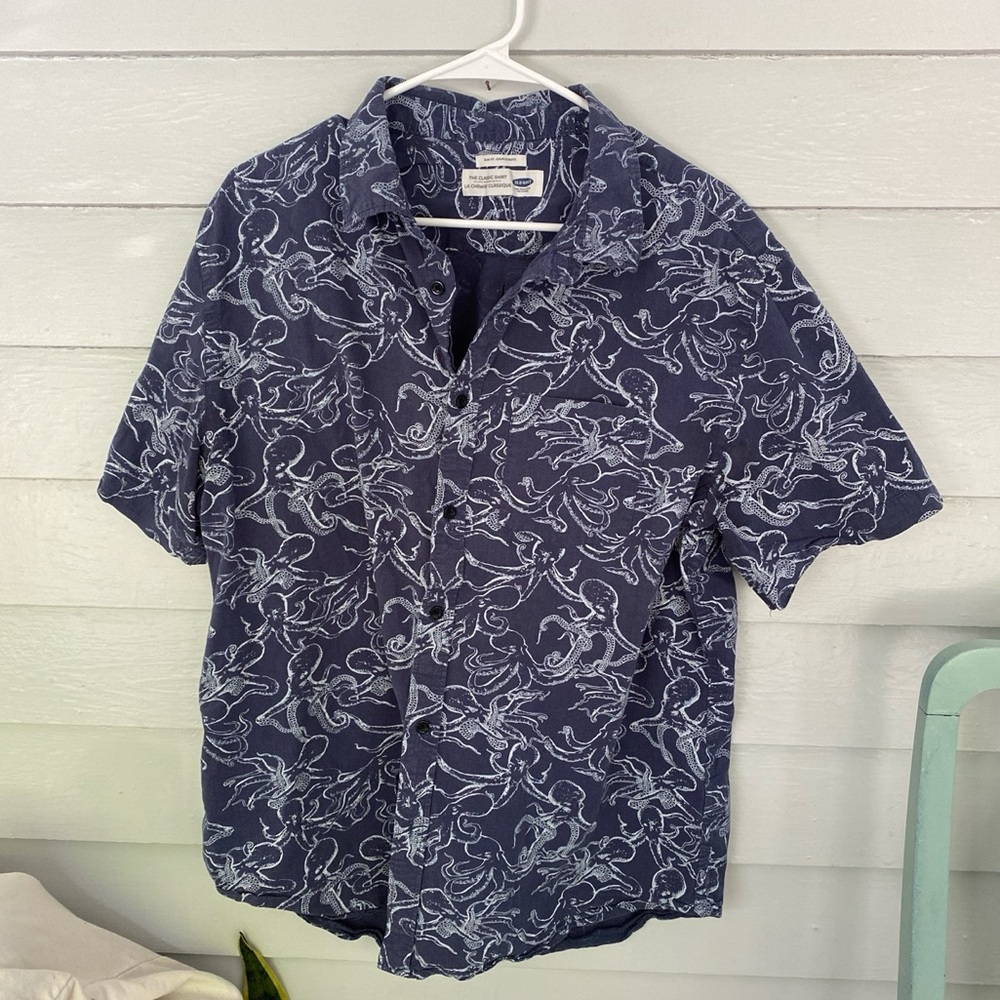 Men’s printed octopus button down size large